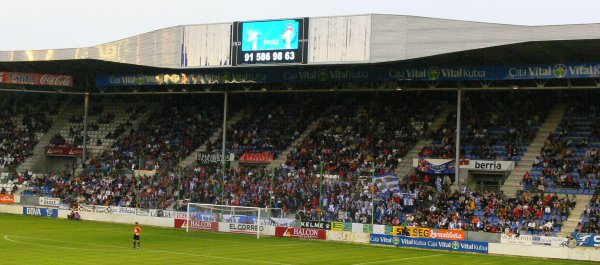 La grada de Polideportivo en foto de Rufle